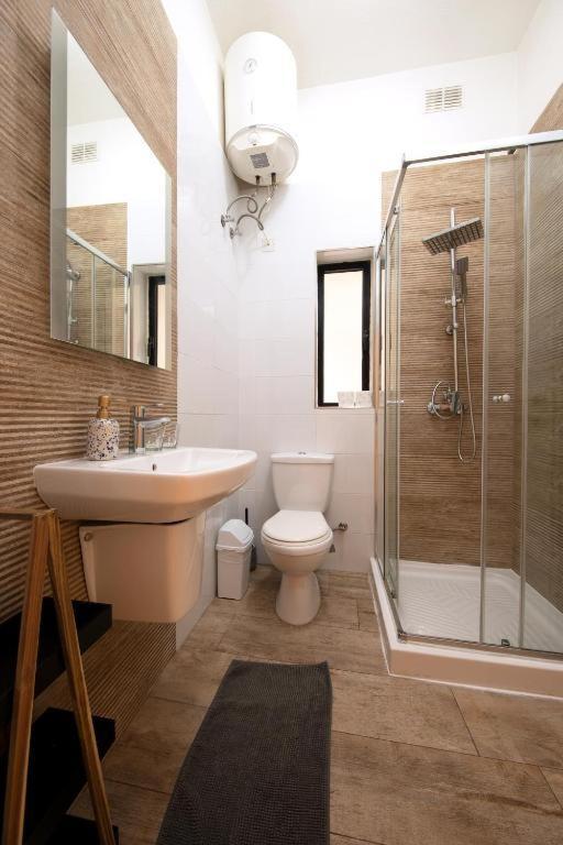 Cozy 3 Bedrooms - Near Seafront Sliema